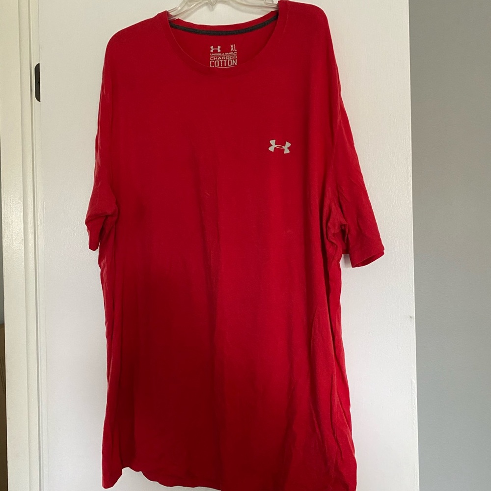 Underarmour men’s workout shirt size XL